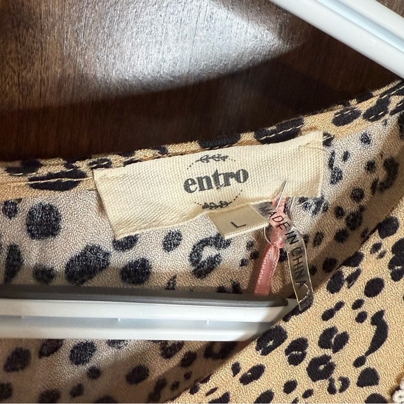 NWT Entro Leopard Print Mini Dress with bell sleeves Womens Size L 100% Rayon - Picture 4 of 10